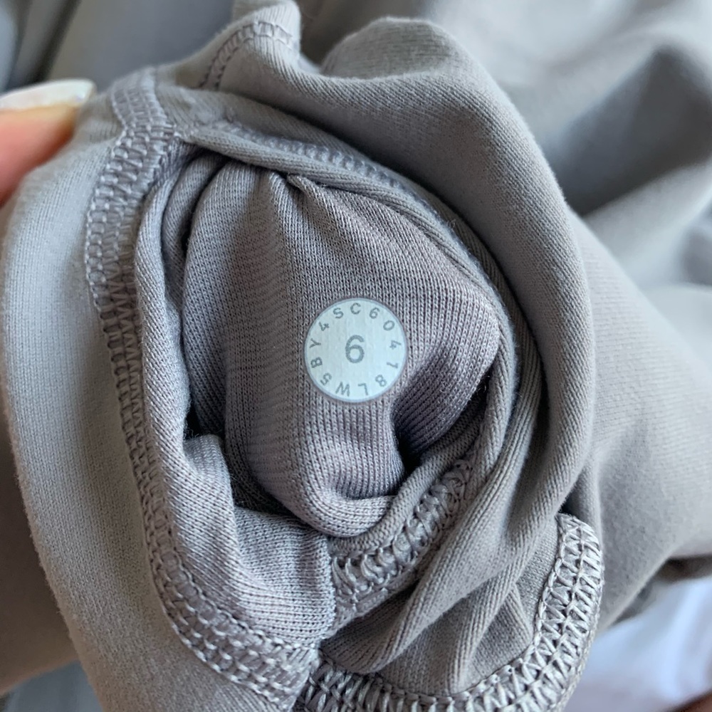lululemon athletica Gray Mesh Panel Leggings - Picture 3 of 4